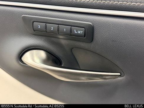 Used 2025 Lexus ES 300h w/ Premium Package FWD image 18