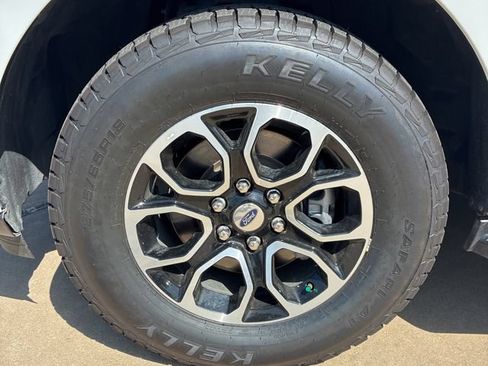 Used 2024 Ford Expedition XLT RWD image 11