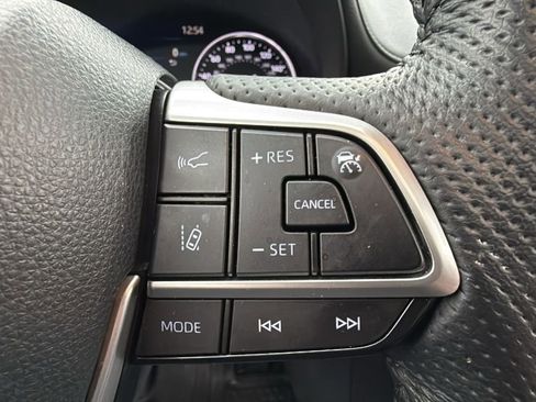 Certified 2024 Toyota Sienna Limited image 29