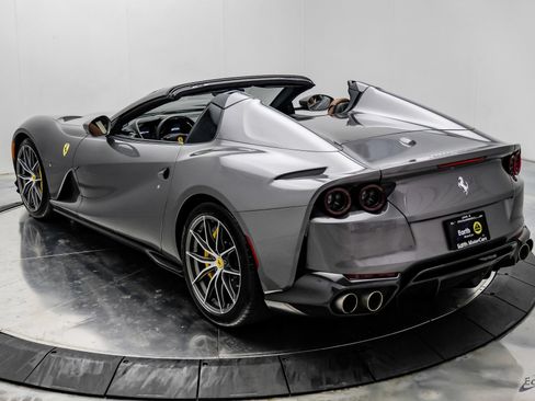 Used 2022 Ferrari 812 GTS RWD image 15