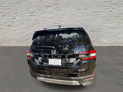 Used 2024 Honda Pilot Touring image 6