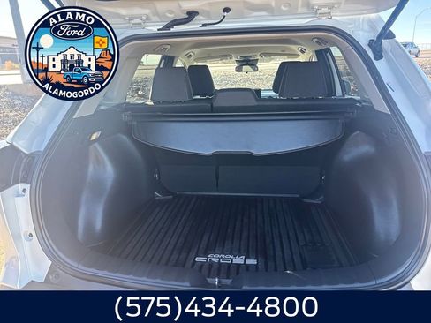 Used 2024 Toyota Corolla Cross LE image 12