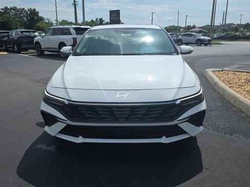 New 2026 Hyundai Elantra Limited FWD image 18