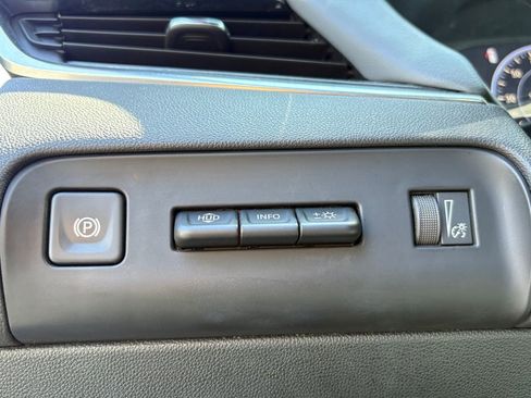 Used 2022 Buick Enclave Premium FWD image 6
