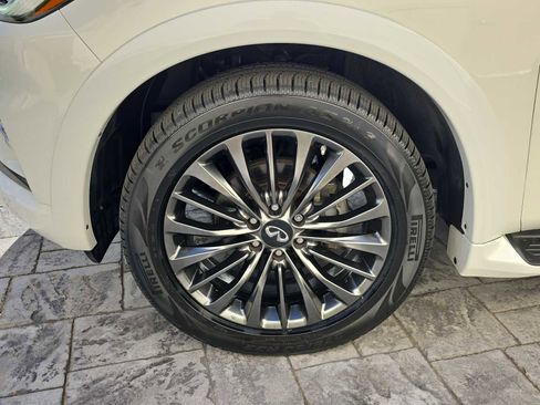 Certified 2024 INFINITI QX80 Premium Select w/ All-Season Package image 10