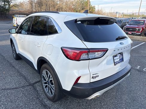 Used 2020 Ford Escape SEL image 5