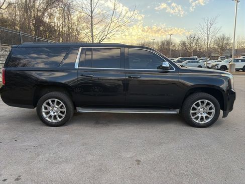 Used 2015 GMC Yukon XL SLT image 8