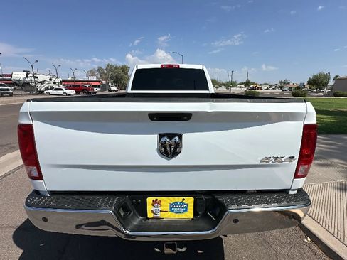 Used 2016 RAM 2500 Tradesman w/ Chrome Appearance Group AWD/4WD image 3