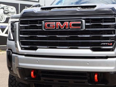 Used 2025 GMC Sierra 3500 AT4 w/ AT4 Premium Plus Package AWD/4WD image 9