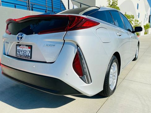 Used 2022 Toyota Prius Prime Limited FWD image 13