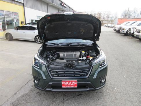 Used 2023 Subaru Forester Premium image 35