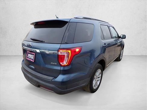 Used 2019 Ford Explorer XLT w/ Equipment Group 202A image 4