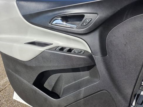 Used 2019 Chevrolet Equinox LS image 15