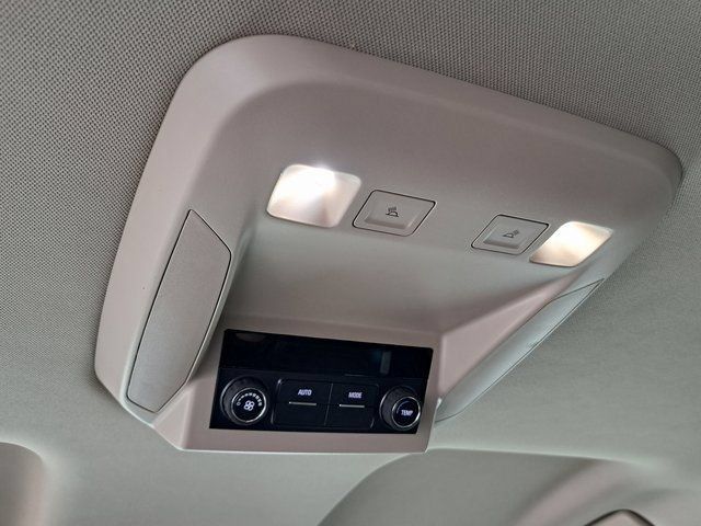 Used 2015 Chevrolet Suburban LS RWD image 25