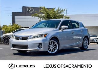 Used 2013 Lexus CT 200h FWD video 1