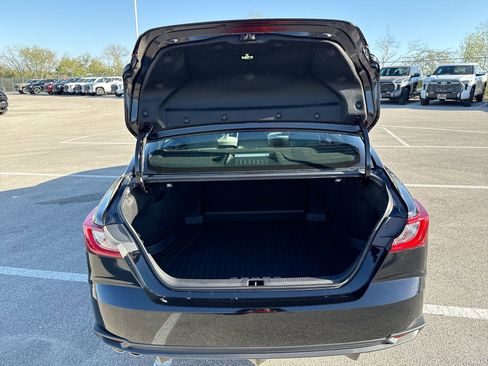 Used 2026 Toyota Camry SE w/ Convenience Package image 19