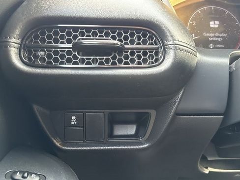 Used 2024 Honda HR-V LX image 17