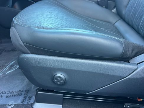 Used 2023 Mercedes-Benz EQE 500 4MATIC Sedan image 14