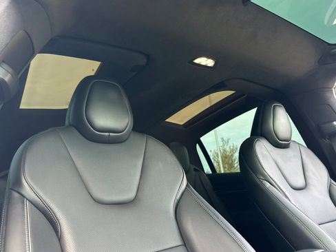 Used 2023 Tesla Model X Plaid image 16