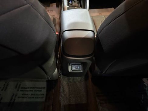 New 2025 Hyundai Elantra SE image 24