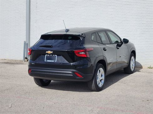 New 2026 Chevrolet Trax LS w/ LS Convenience Package image 4