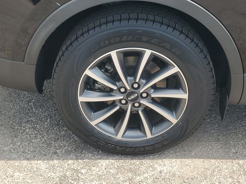 Used 2022 Lincoln Nautilus FWD image 7