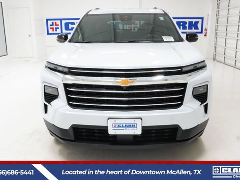 New 2026 Chevrolet Traverse LT FWD image 2