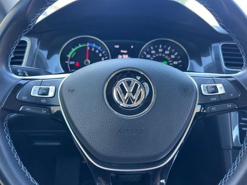 Used 2019 Volkswagen e-Golf SE image 26