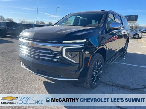 New 2026 Chevrolet Suburban Premier w/ Sun And Tow Package AWD/4WD image 6