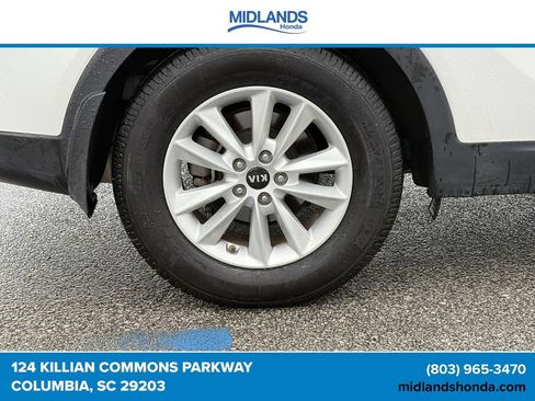 Used 2019 Kia Sorento FWD image 7