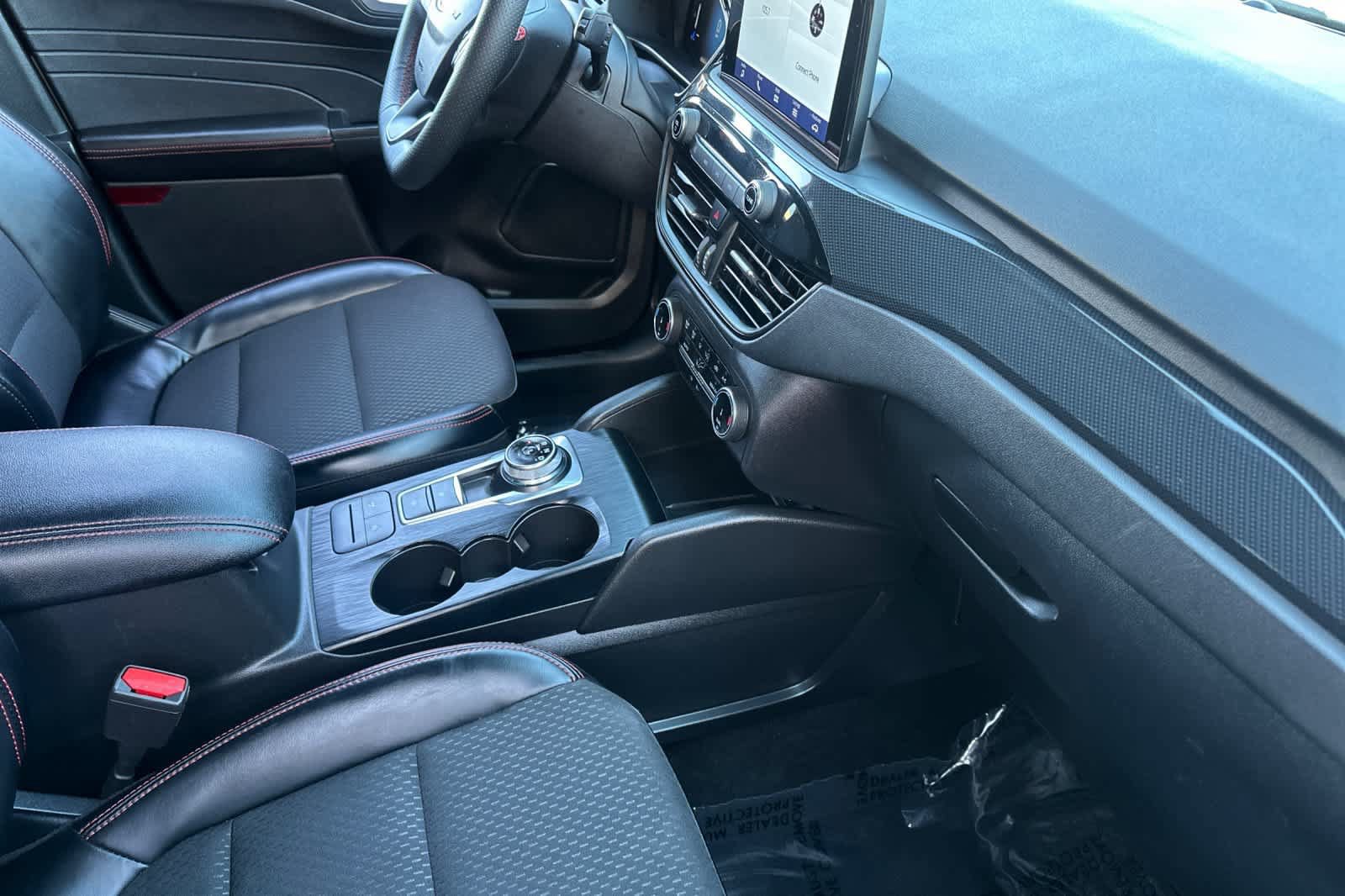 Used 2025 Ford Escape ST-Line FWD image 18