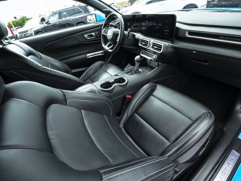 Used 2025 Ford Mustang Premium RWD image 37