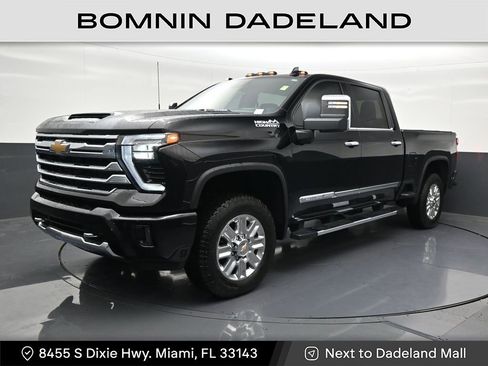Used 2024 Chevrolet Silverado 2500 High Country w/ High Country Premium Package AWD/4WD image 1