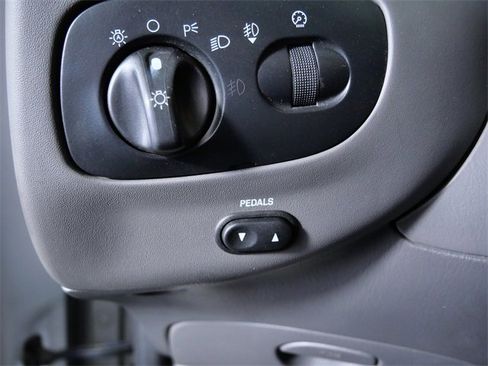 Used 2003 Ford F150 XLT image 24