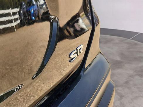 Used 2023 Nissan Kicks SR w/ SR Premium Package image 11