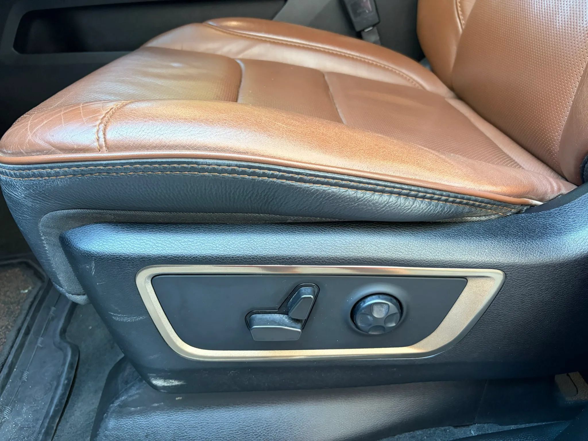Used 2021 RAM 1500 Limited w/ Body Color Bumper Group AWD/4WD image 14