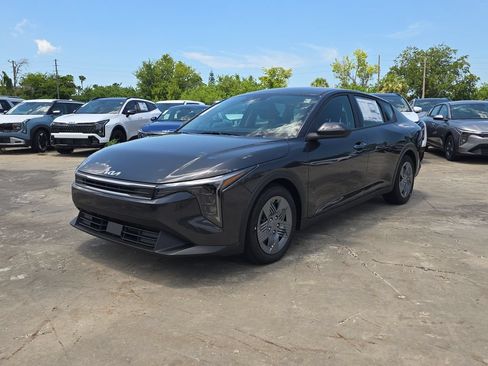 New 2026 Kia K4 FWD image 4