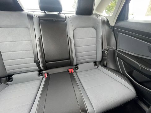 Used 2025 Volkswagen Jetta SE image 37