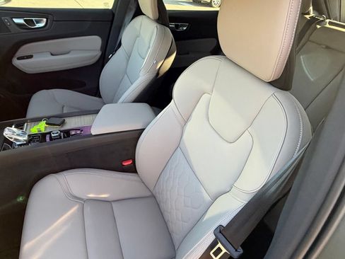 New 2027 Volvo XC60 B5 Core AWD/4WD image 18