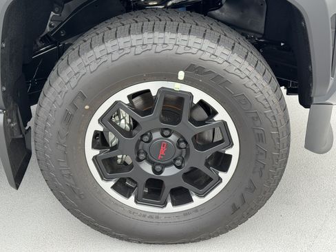 New 2026 Toyota Tacoma TRD Off-Road AWD/4WD image 15