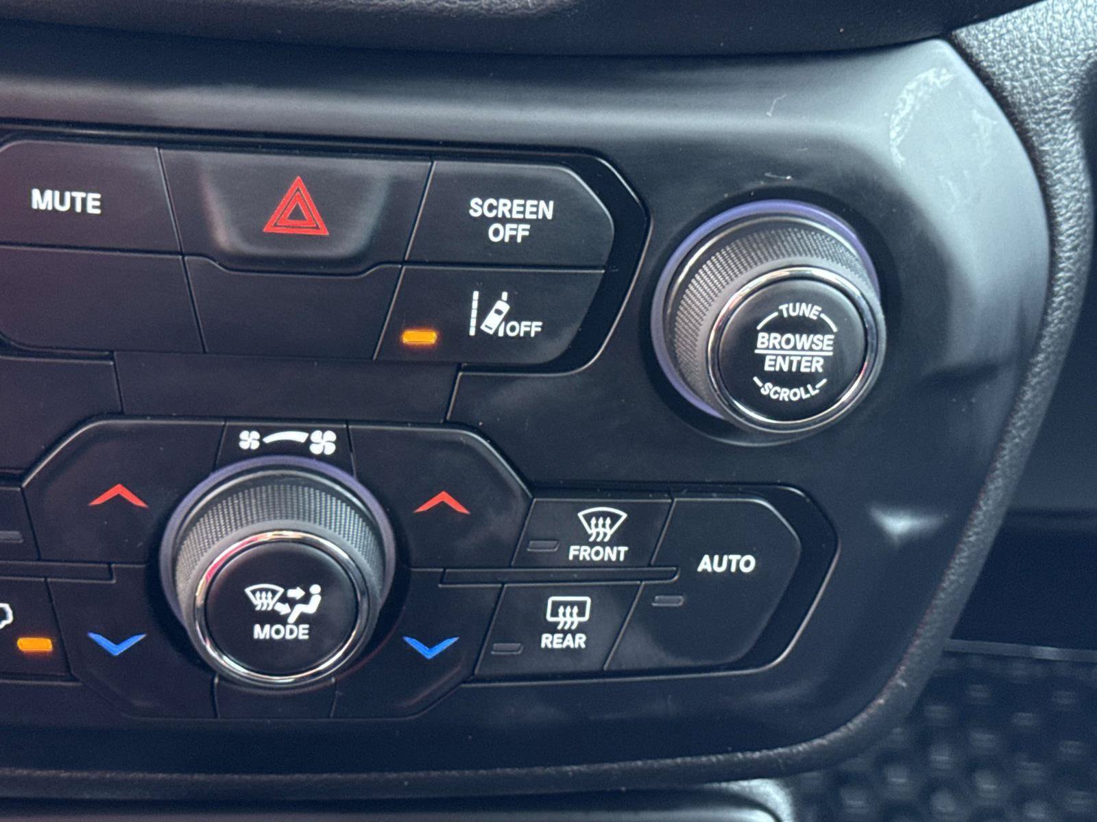 Certified 2023 Jeep Renegade Latitude AWD/4WD image 27