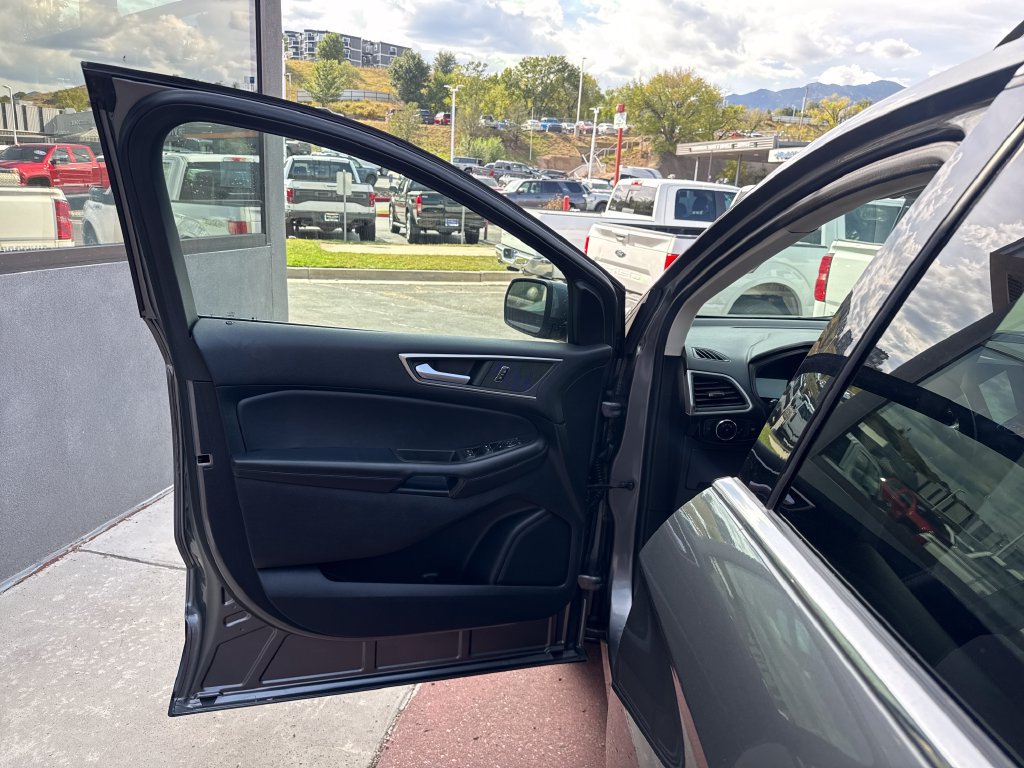Used 2022 Ford Edge SEL AWD/4WD image 10