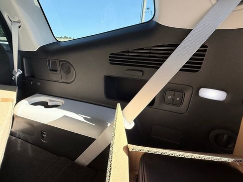 New 2026 Hyundai Ioniq 9 SEL image 13