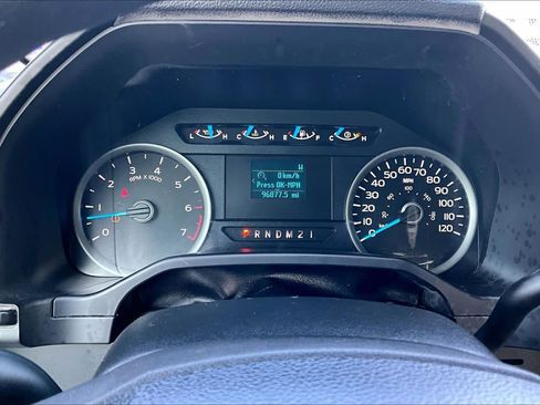 Used 2015 Ford F150 XLT AWD/4WD image 23