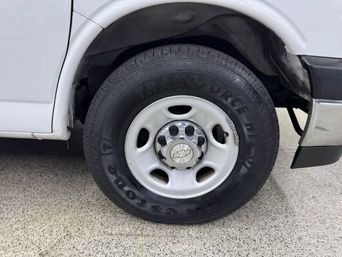 Used 2017 Chevrolet Express 3500 LT w/ LT Preferred Equipment Group image 27