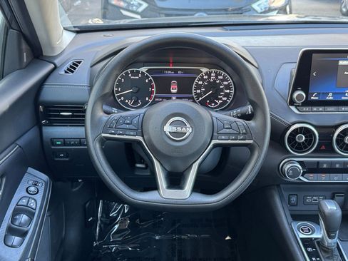Used 2025 Nissan Sentra SV image 27