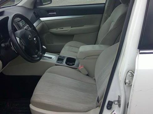 Used 2013 Subaru Outback 2.5i Premium image 5