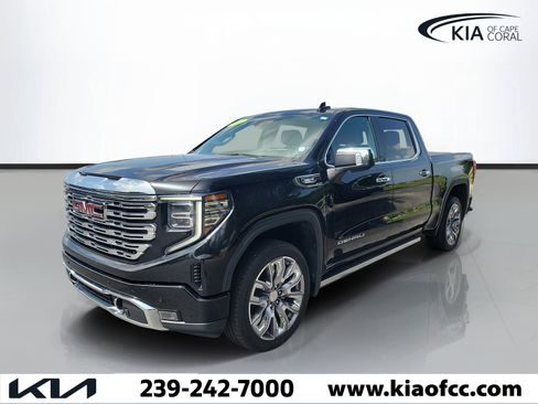 Used 2024 GMC Sierra 1500 Denali w/ Denali Reserve Package AWD/4WD image 3