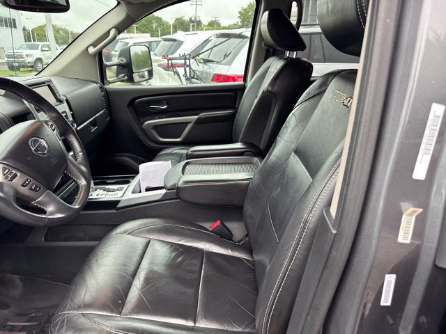 Used 2015 Nissan Titan PRO-4X w/ Pro-4x Luxury Package AWD/4WD image 12
