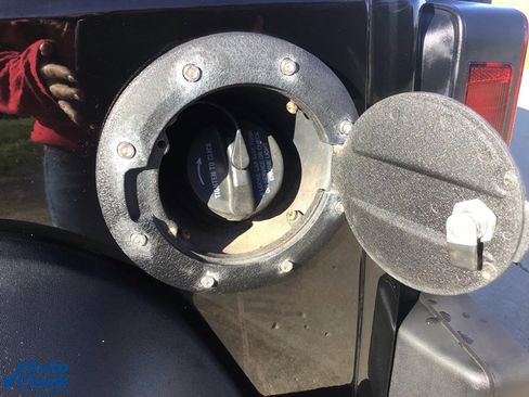 Used 2018 Jeep Wrangler Unlimited Sport S image 8